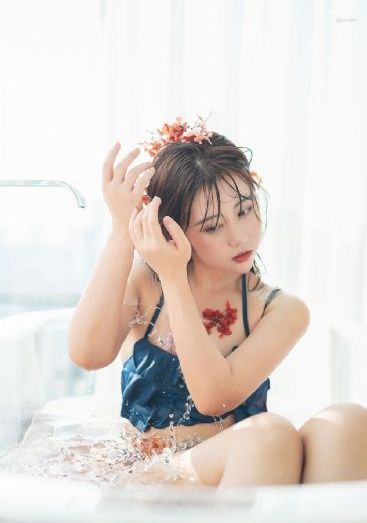 欧美大尺度吃奶做爰_BD英语高清在线观看